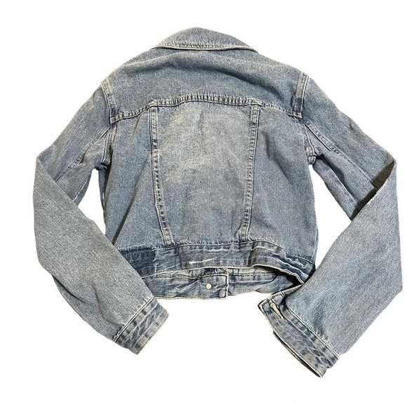 The Classic Denim Jacket Girls Size‎ 8 Slightly Distressed Medium Wash - Picture 2 of 3